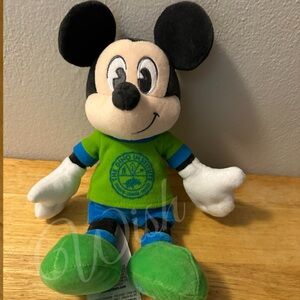 Disney Park Dinoland Mickey Plush, 11“ NWT No longer available